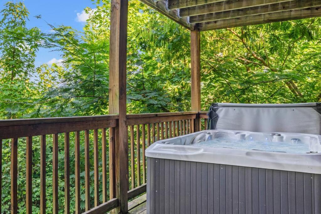 Pvt Pool At The Grotto Villa Sevierville Exterior photo