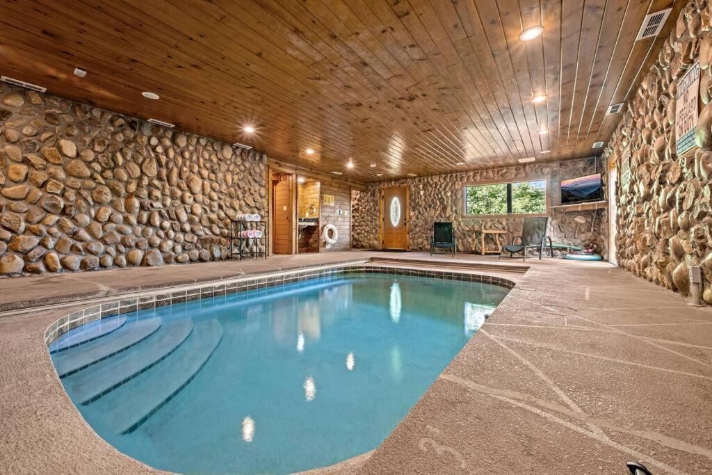 Pvt Pool At The Grotto Villa Sevierville Exterior photo